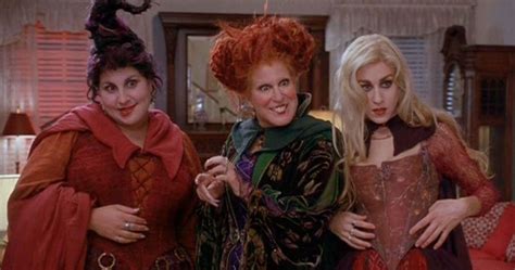 hocus pocus boobs|Hocus Pocus: 11 Details About The Sanderson Sisters Costumes。